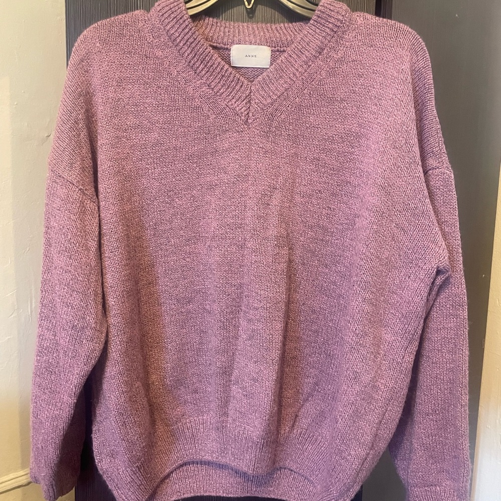 Anne V-Neck Sweater in Lavender